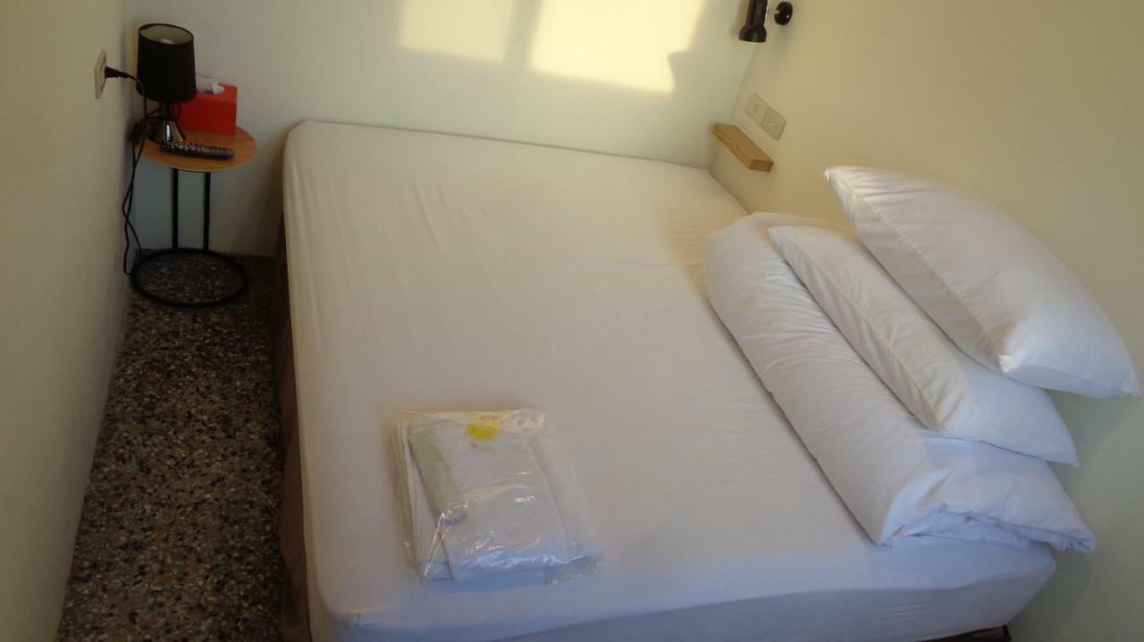 Temple Side Hostel تاينان المظهر الخارجي الصورة