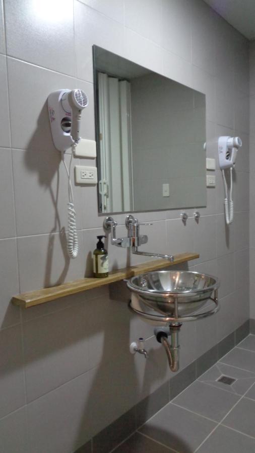 Temple Side Hostel تاينان المظهر الخارجي الصورة
