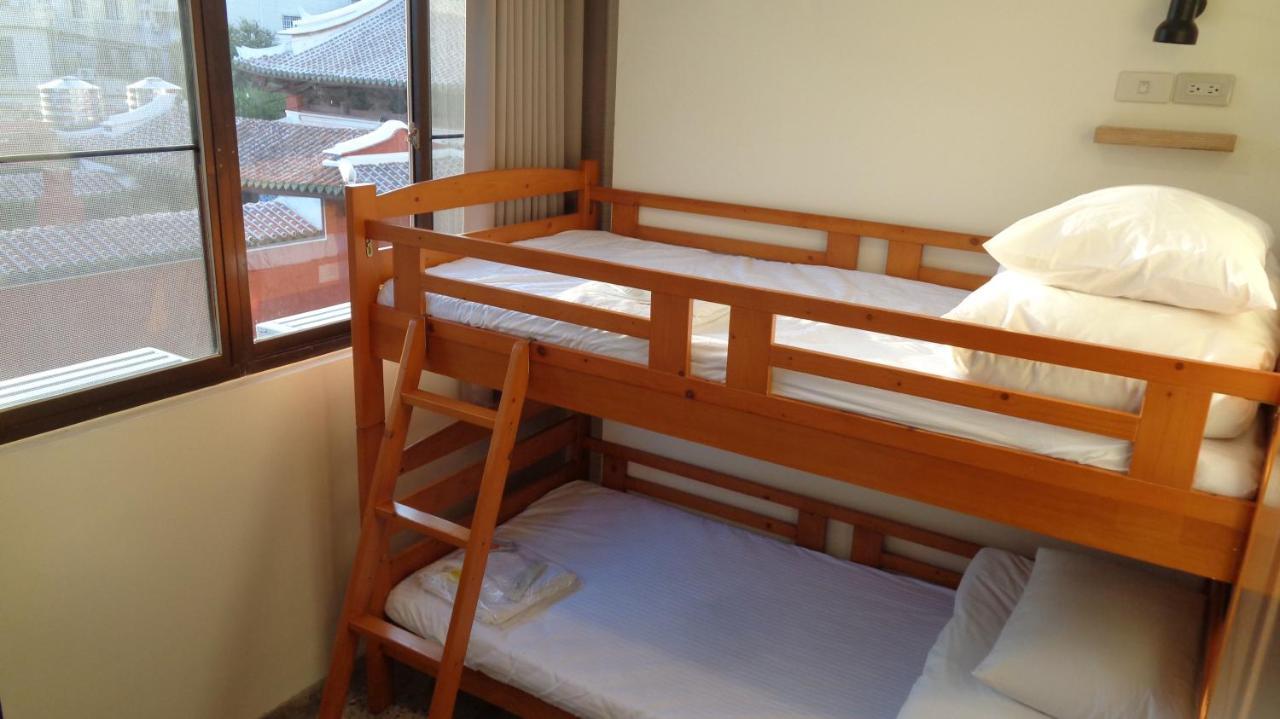 Temple Side Hostel تاينان المظهر الخارجي الصورة